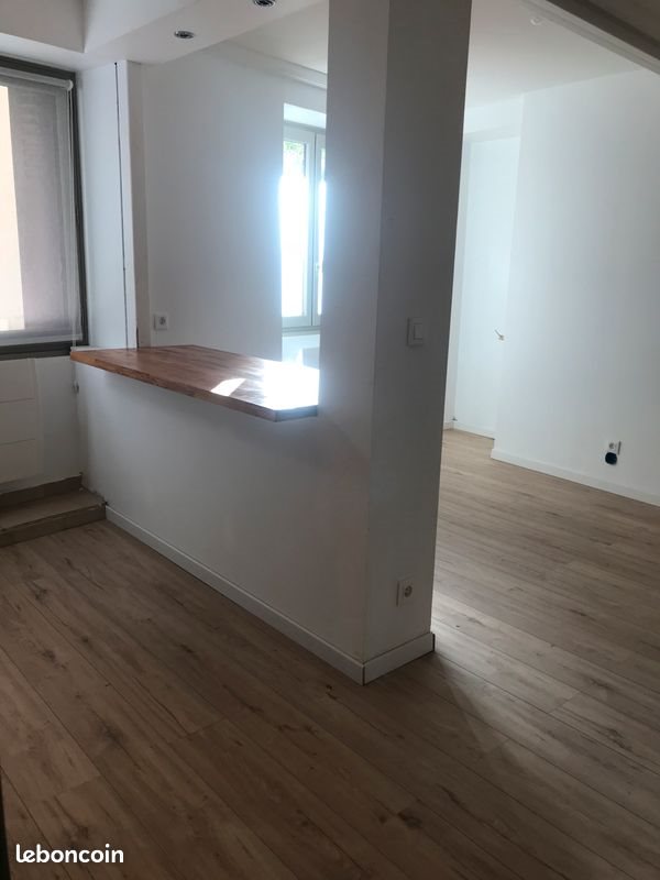 Appartement à louer, 18m², Saint-Genis-Laval