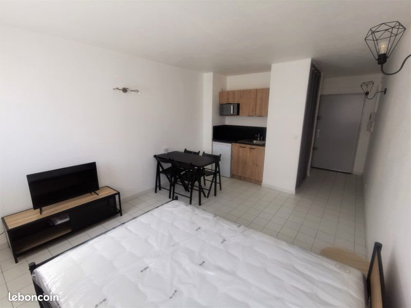 Appartement à louer, 21m², Nîmes