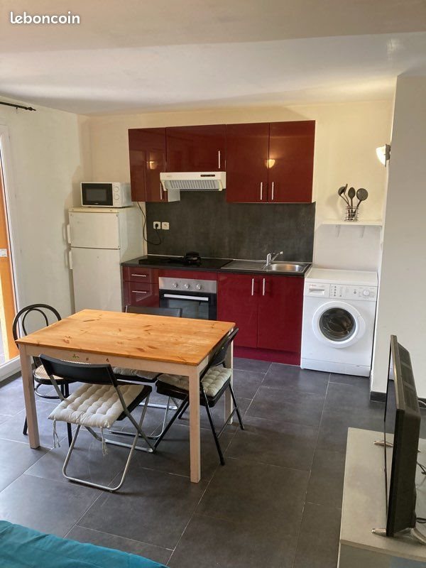 Appartement à louer, 43m², Rougiers