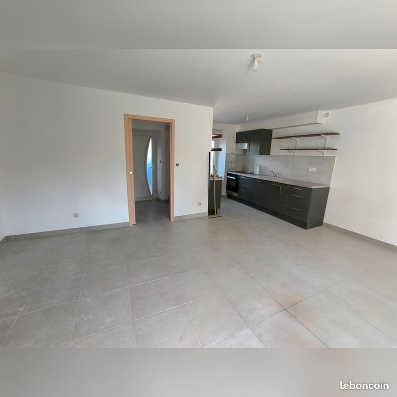 Maison à louer, 84m², Couville