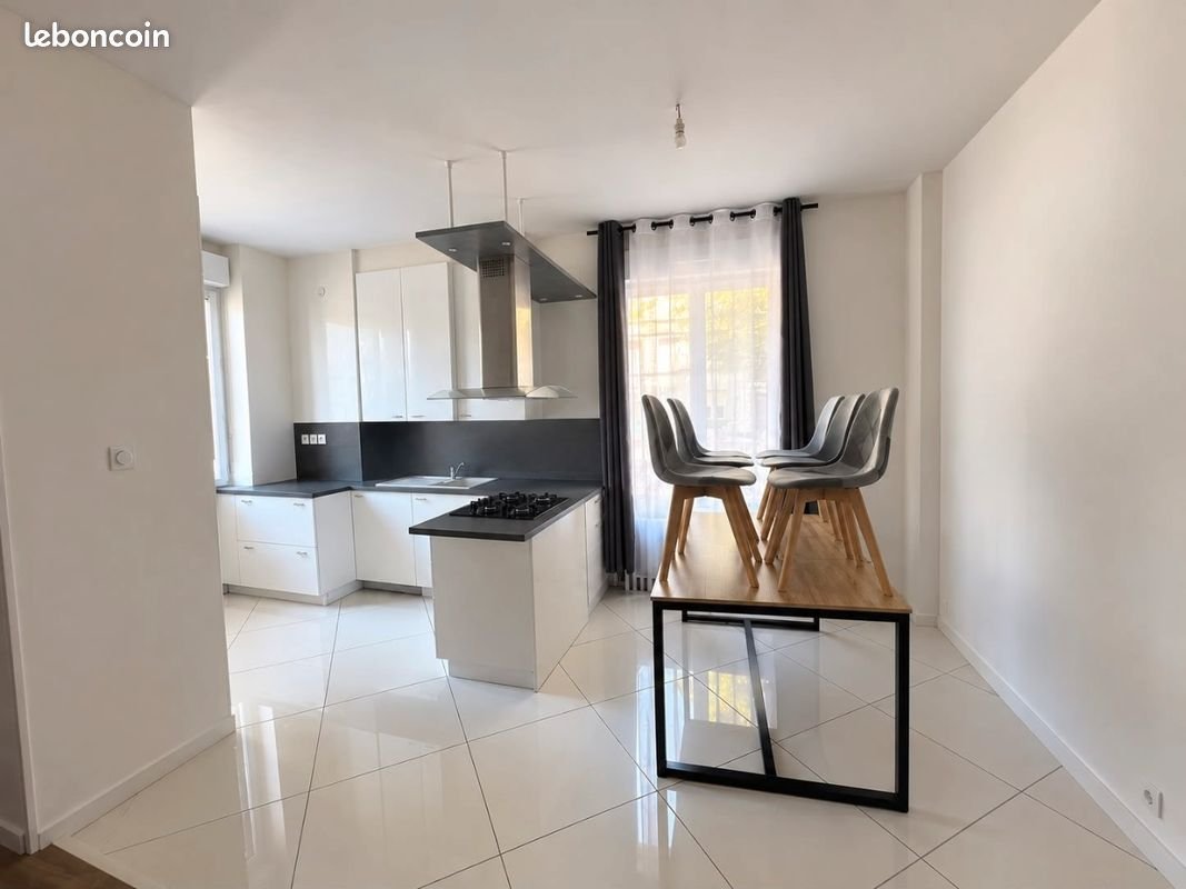 Appartement à louer, 70m², Parthenay