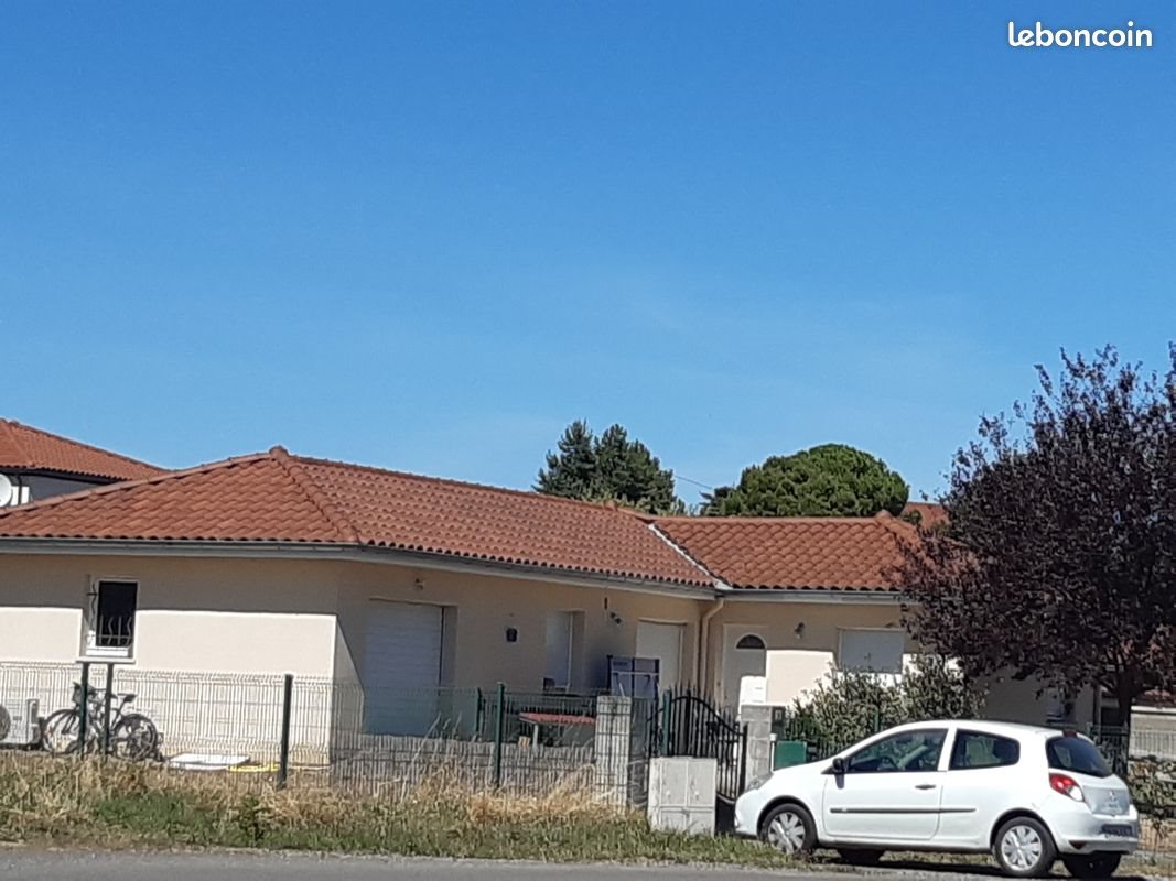 Maison à louer, 90m², Lézigneux
