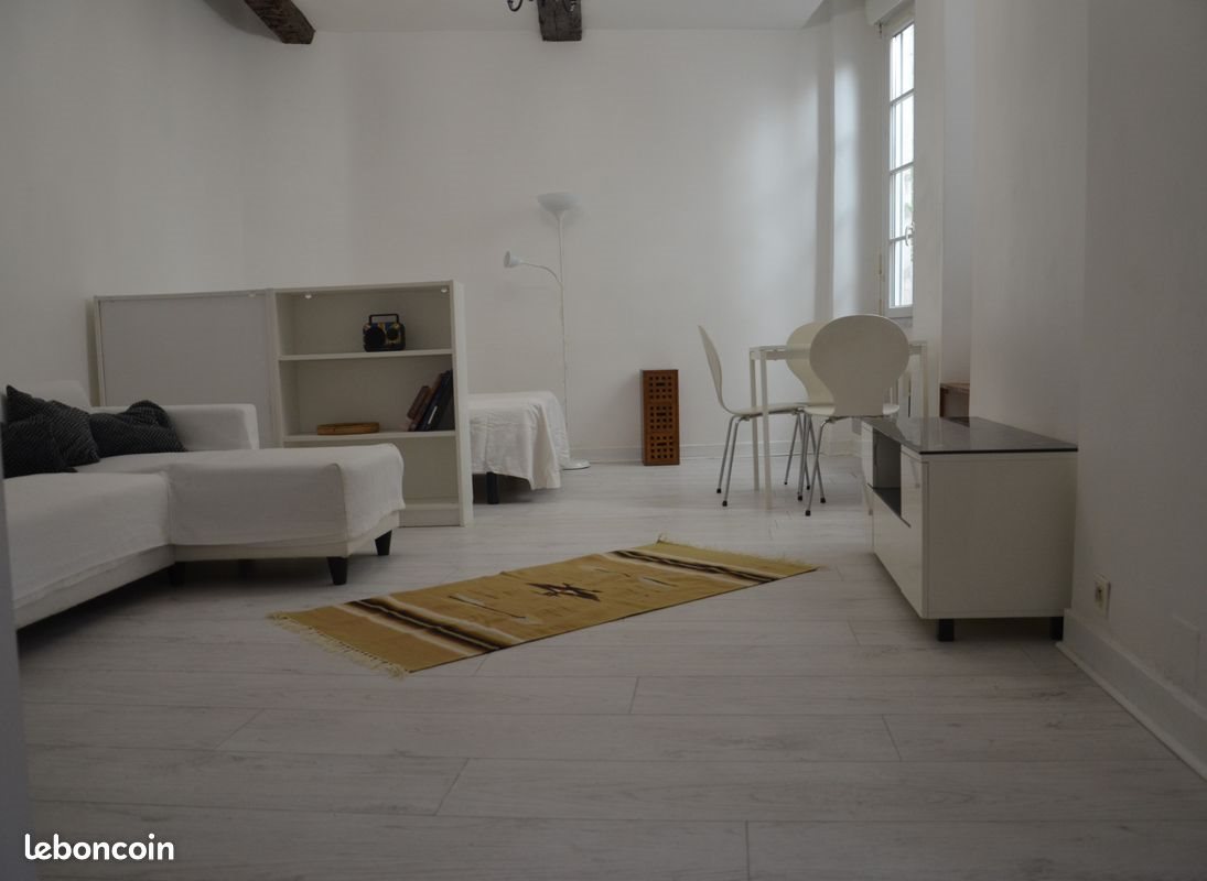 Appartement à louer, 30m², Nîmes