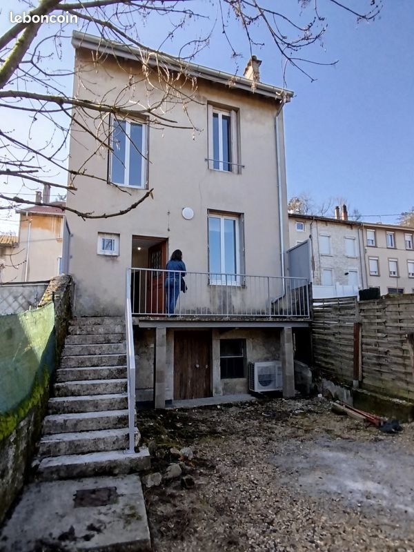 Maison à louer, 69m², Neuville-sur-Ain