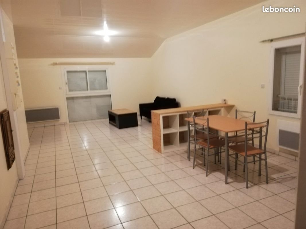 Appartement à louer, 2m², Villebois-Lavalette