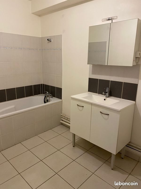 Appartement à louer, 72m², Saint-Laurent-sur-Saône