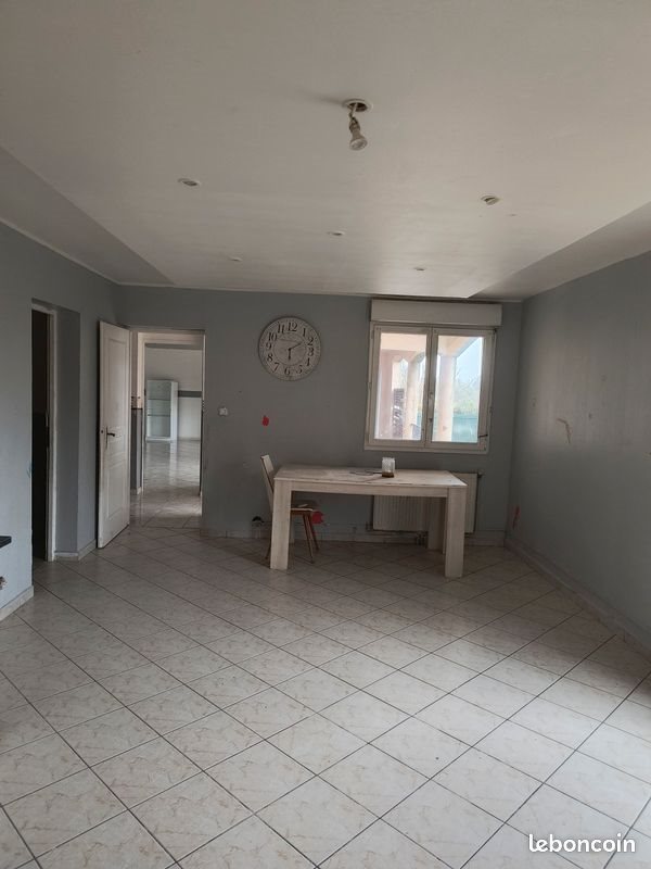 Appartement à louer, 150m², Montchanin