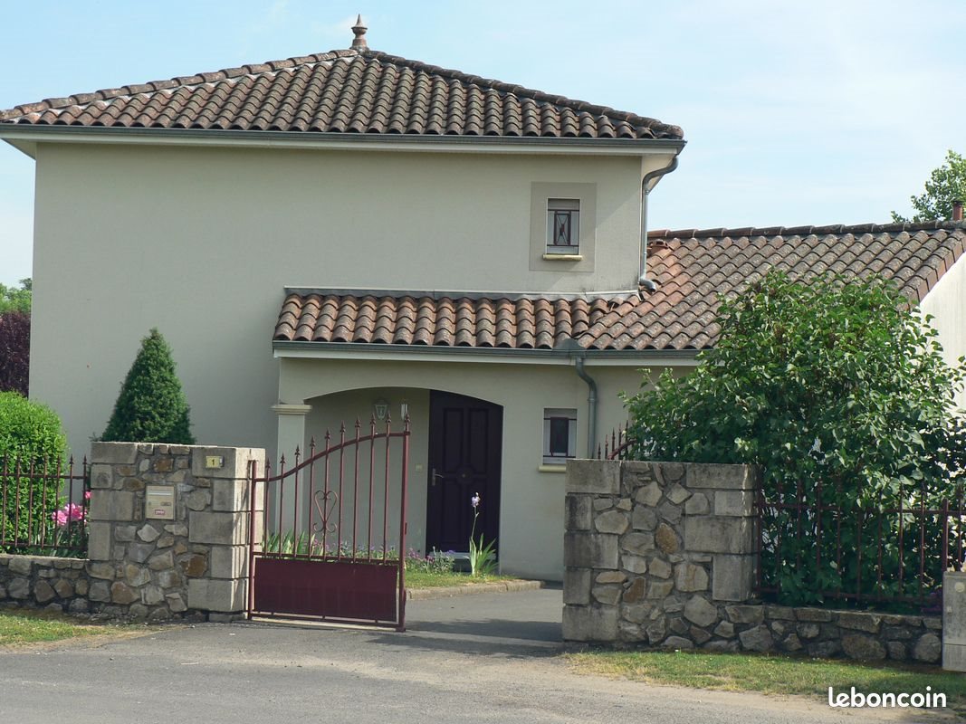 Maison à louer, 101m², Arpajon-sur-Cère