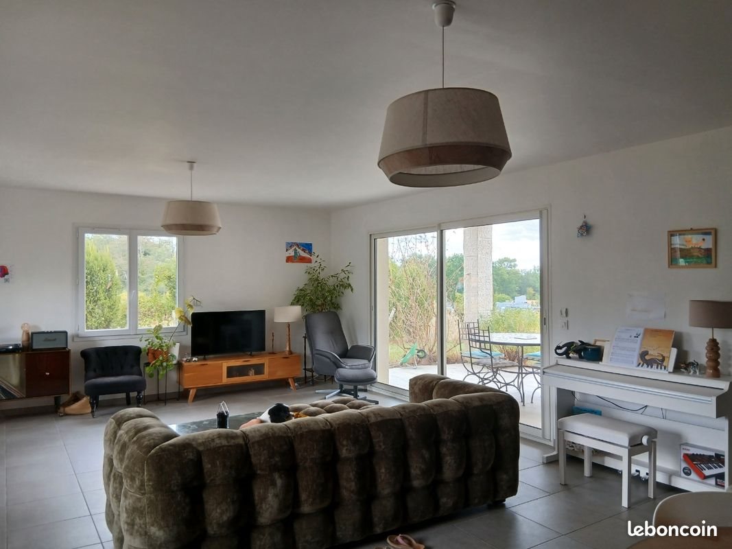 Maison à louer, 145m², Creysse