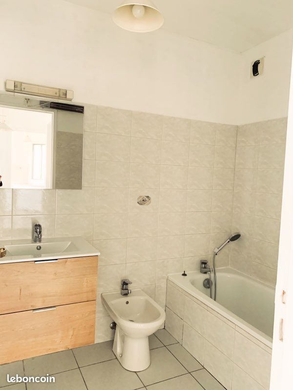 Appartement à louer, 77m², Ajaccio