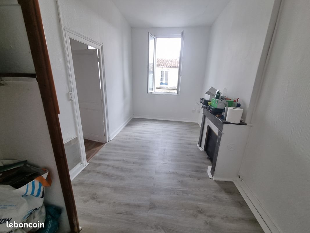 Appartement à louer, 35m², Rochefort
