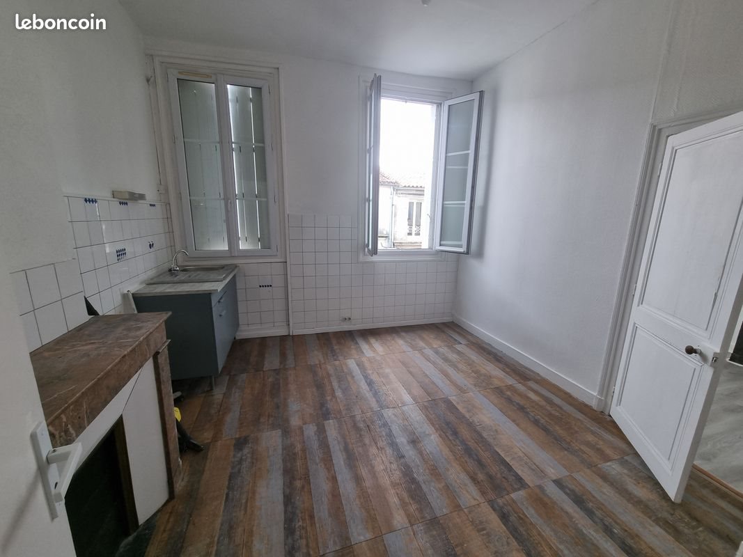 Appartement à louer, 35m², Rochefort
