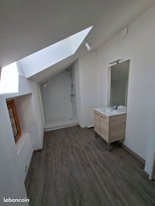 Appartement à louer, 65m², Pradelles