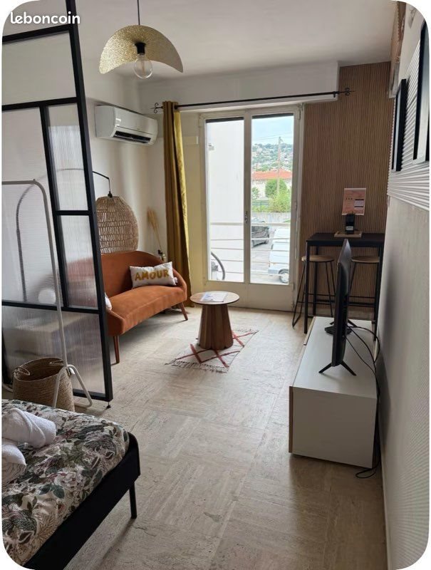 Appartement à louer, 25m², Vallauris