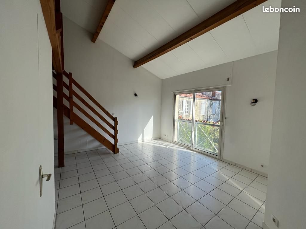 Appartement à louer, 38m², Saintes