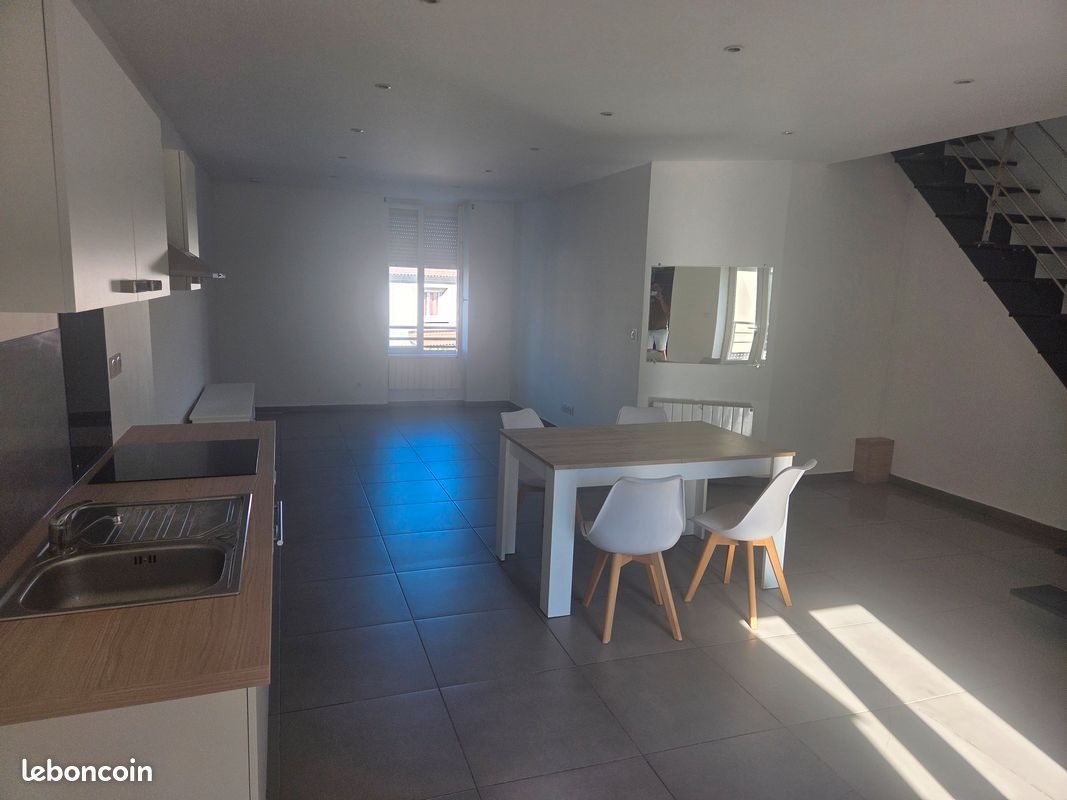 Appartement à louer, 61m², Saint-Étienne