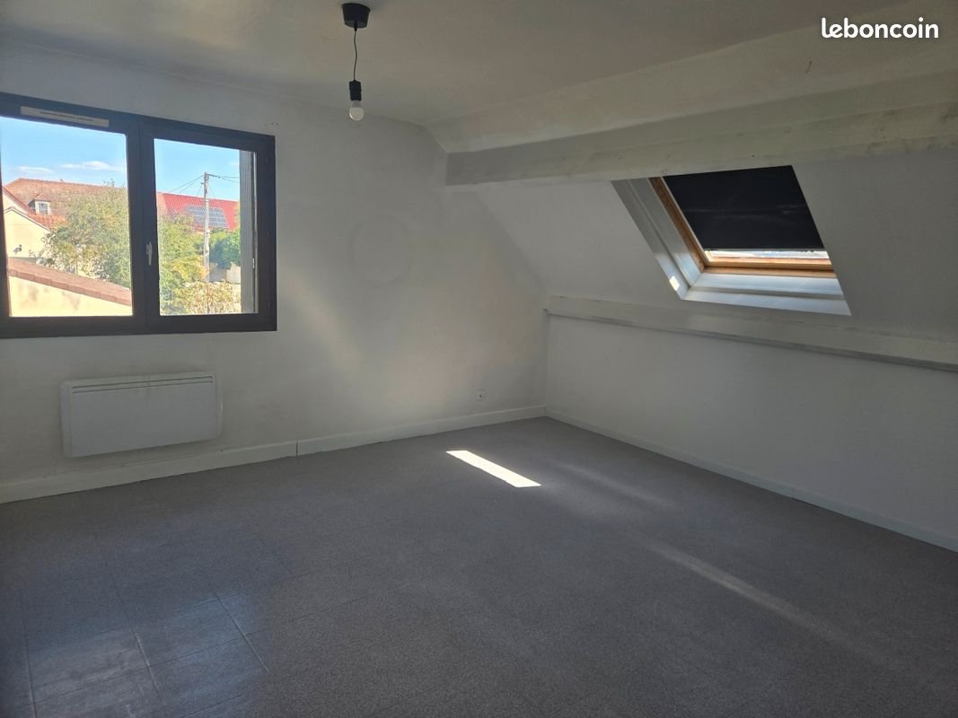 Appartement à louer, 75m², Gurgy