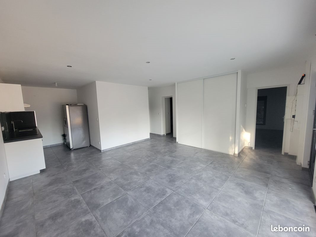 Appartement à louer, 66m², Montvendre