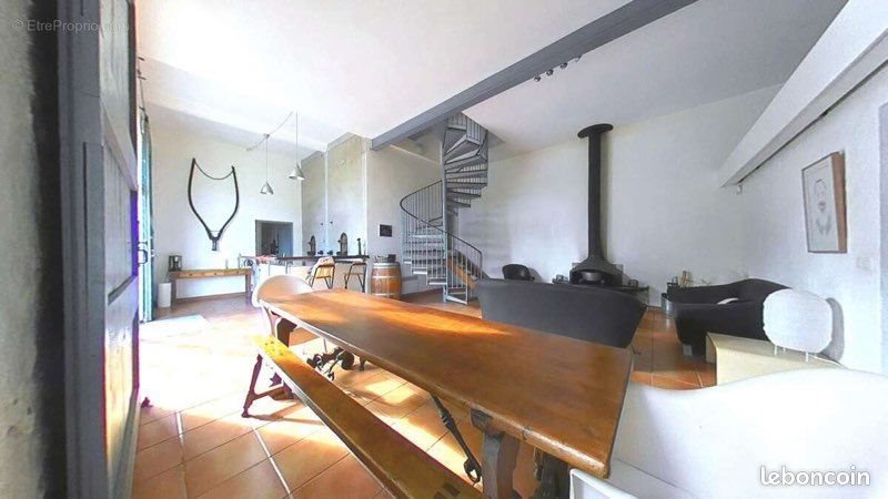 Maison à vendre, 402m², Ouveillan
