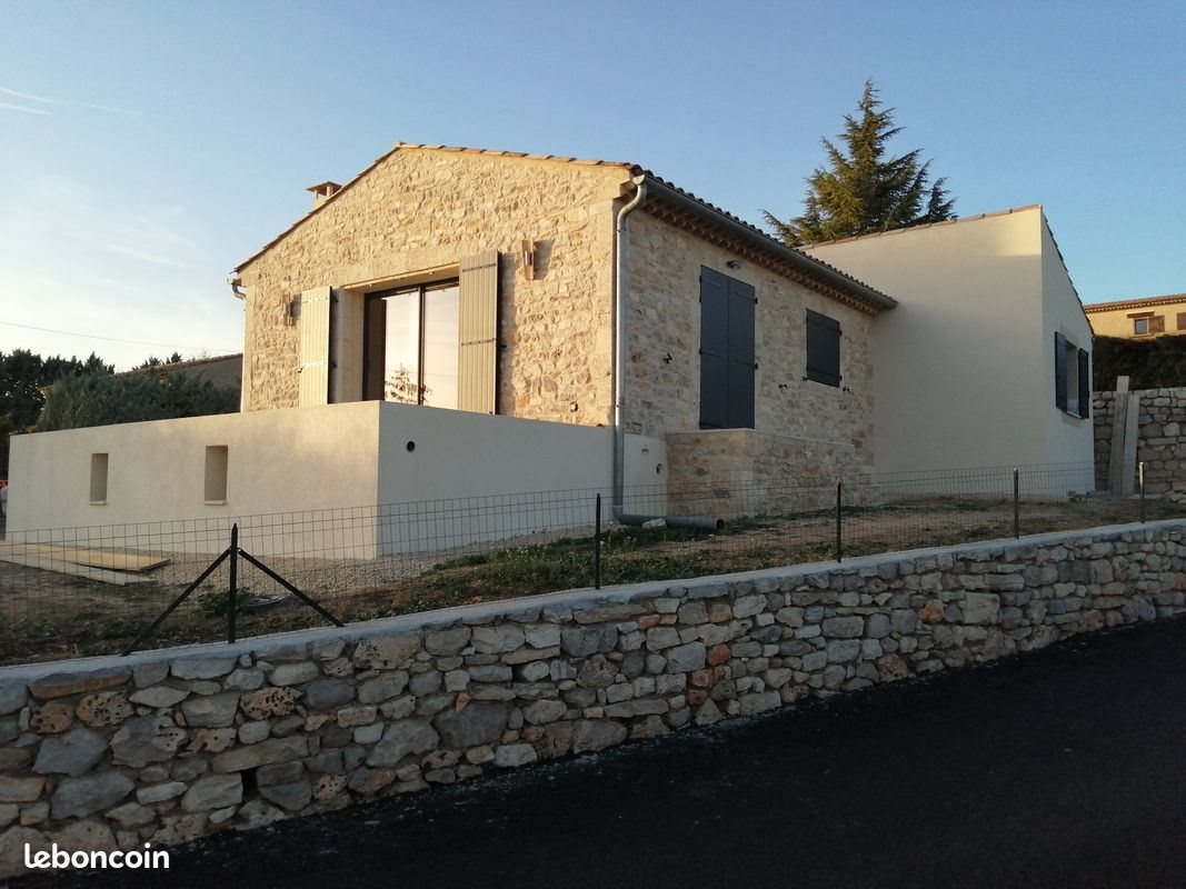 Maison à louer, 90m², Reillanne