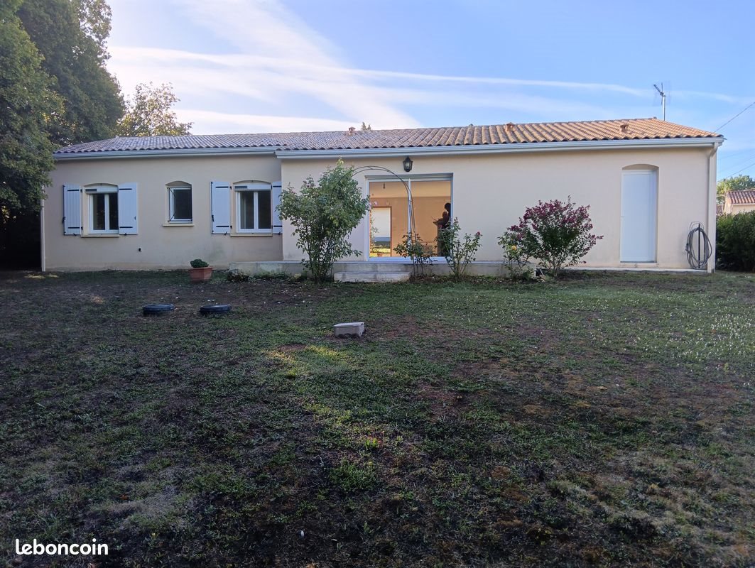 Maison à louer, 114m², Dirac