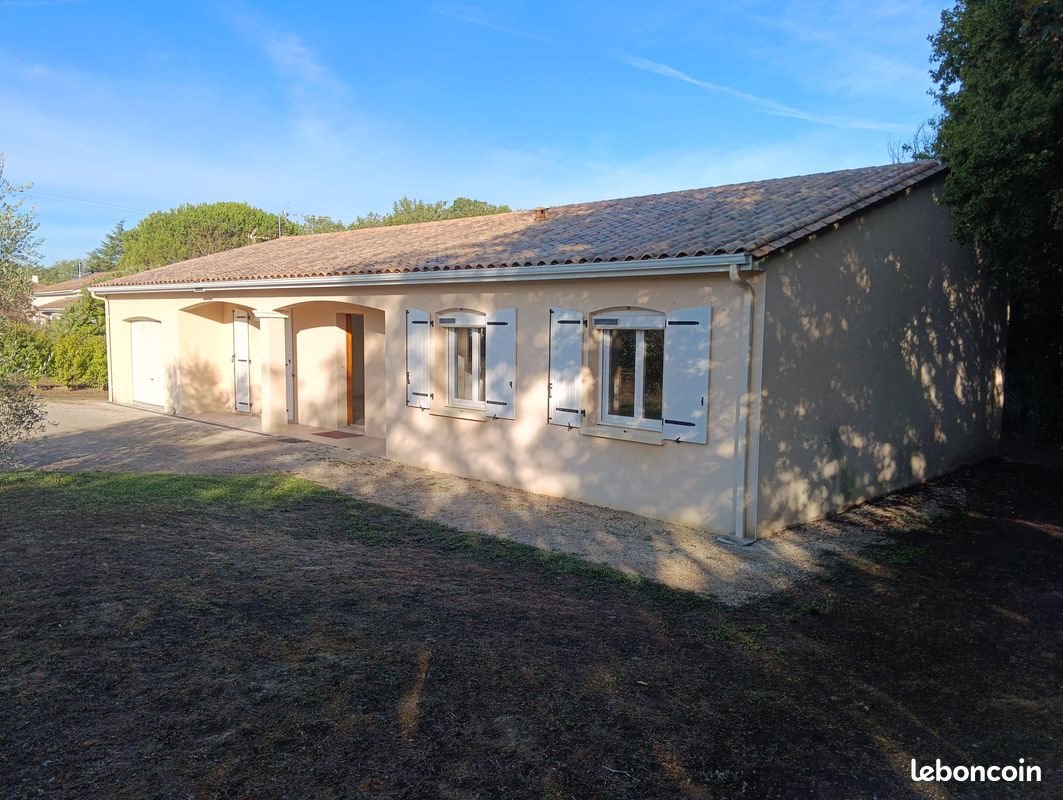 Maison à louer, 114m², Dirac