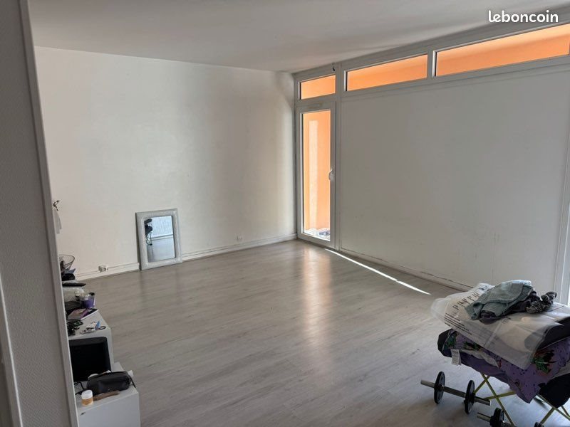 Appartement à louer, 70m², Apt