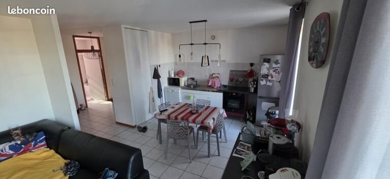 Appartement à louer, 80m², Poligny