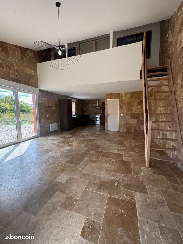 Maison à louer, 80m², Pont-sur-Yonne
