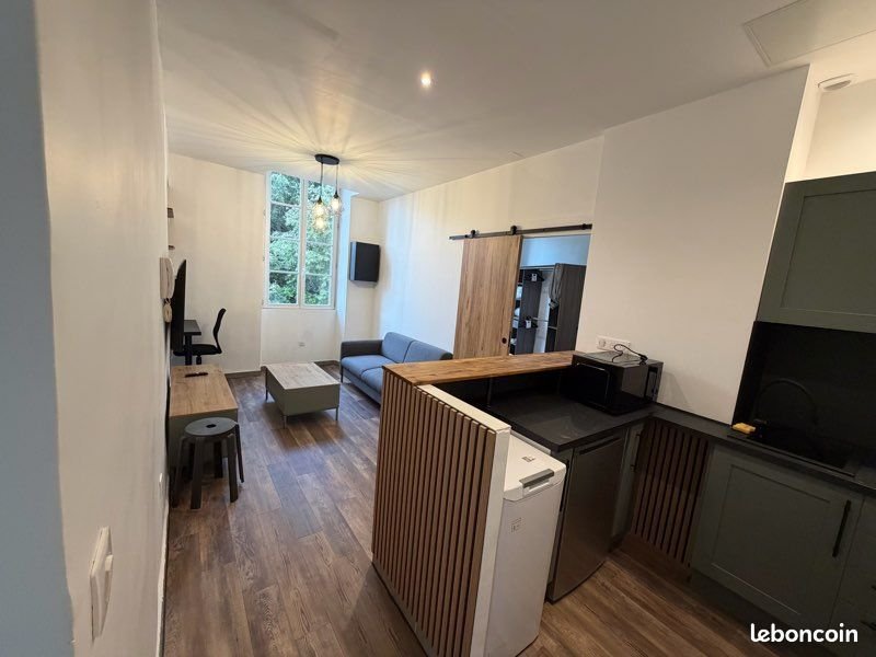 Appartement à louer, 29m², Nîmes