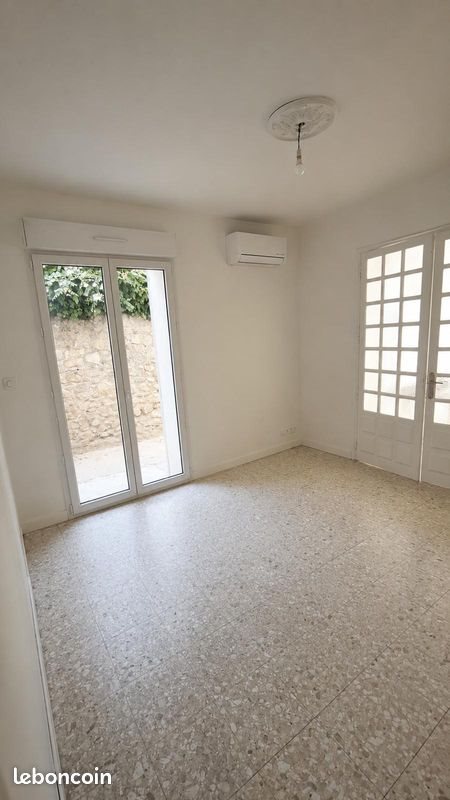 Appartement à louer, 46m², Pouzolles