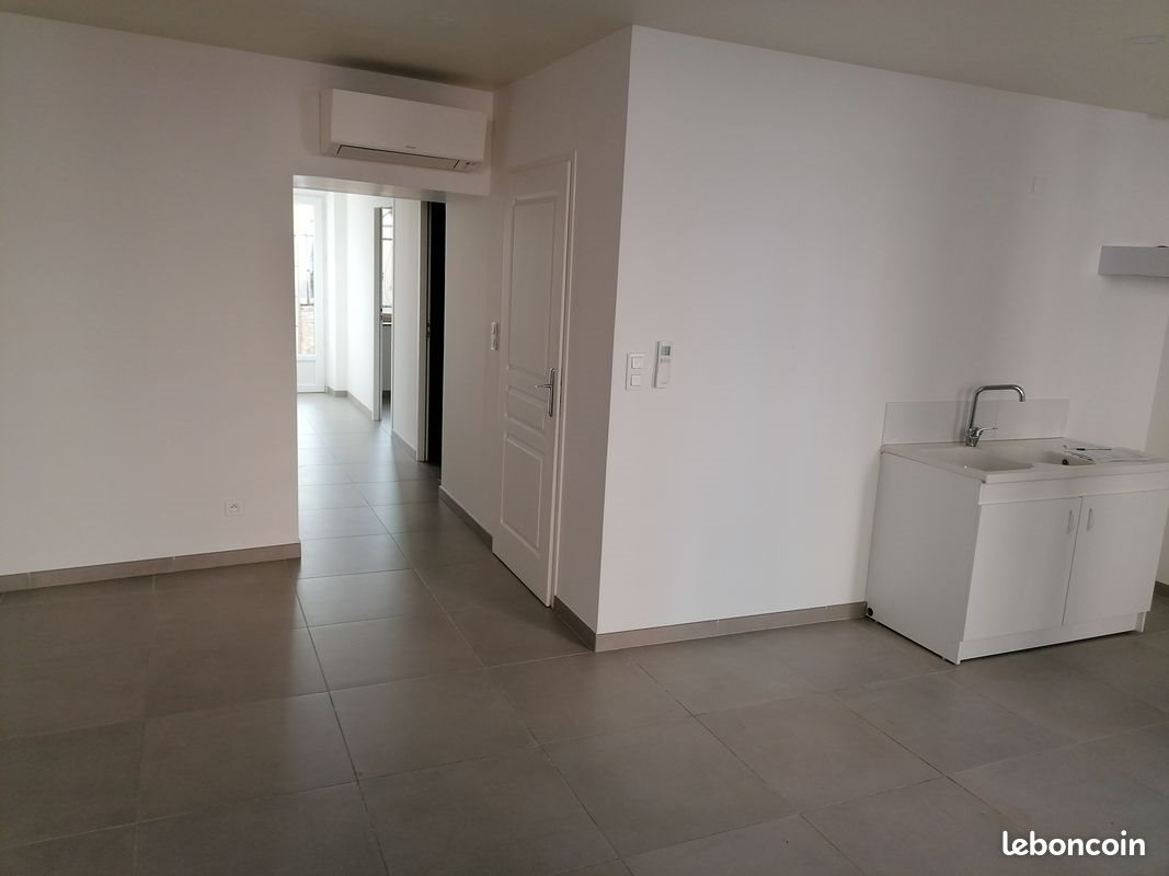 Appartement à louer, 66m², Grillon