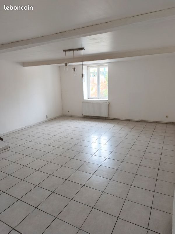 Appartement à louer, 75m², Vivier-au-Court
