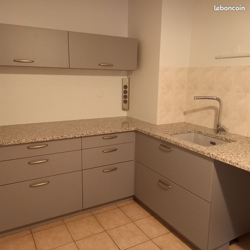 Appartement à louer, 86m², Nazelles-Négron