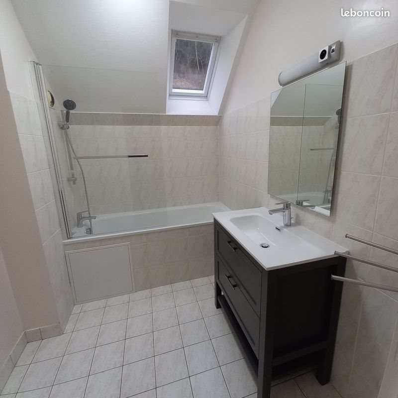 Appartement à louer, 86m², Nazelles-Négron