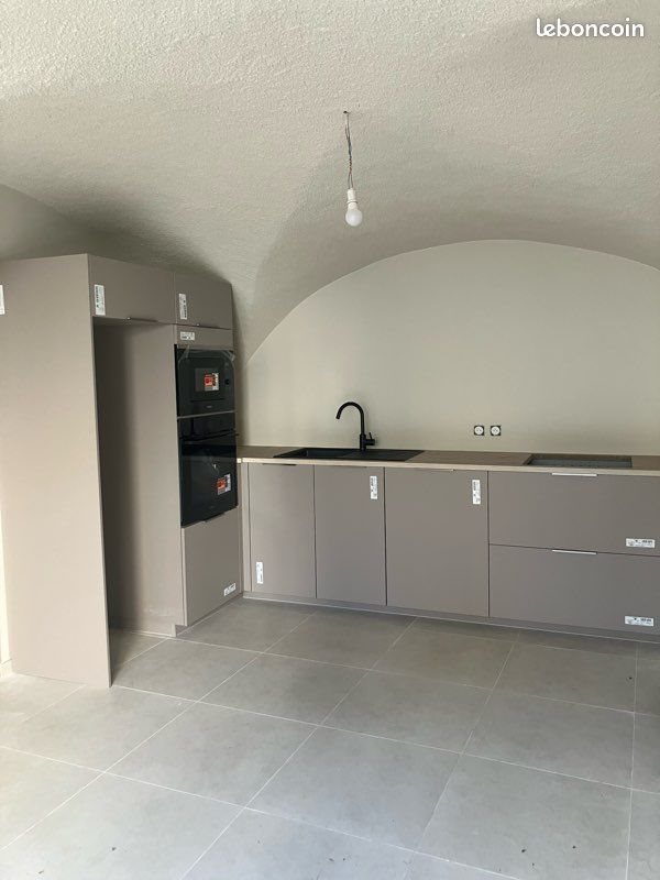 Appartement à louer, 38m², Eyguières