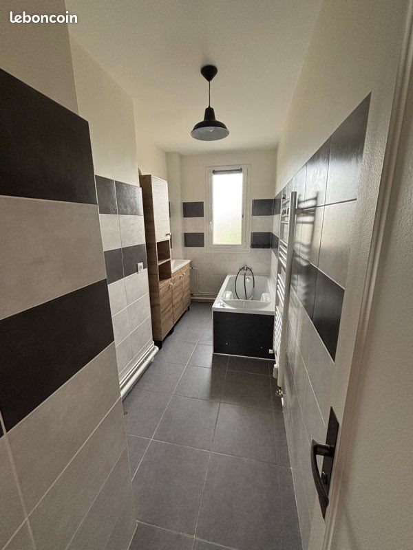 Appartement à louer, 70m², Sées
