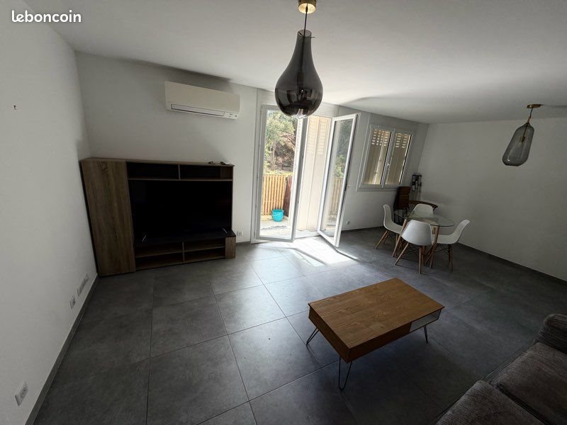 Appartement à louer, 76m², Bastia