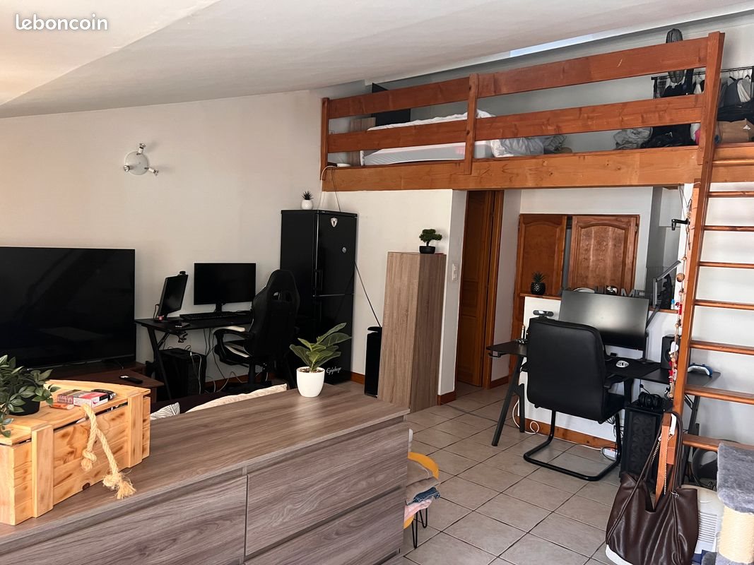 Appartement à louer, 30m², Meyreuil