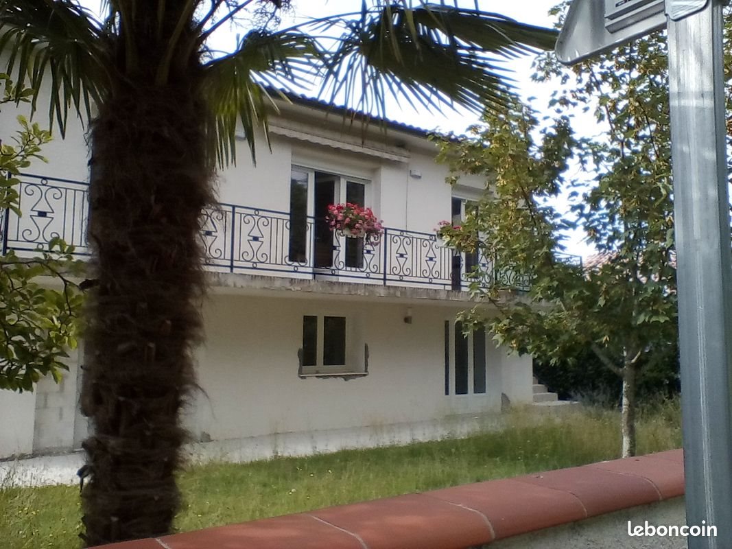 Appartement à louer, 79m², Laroque-Timbaut