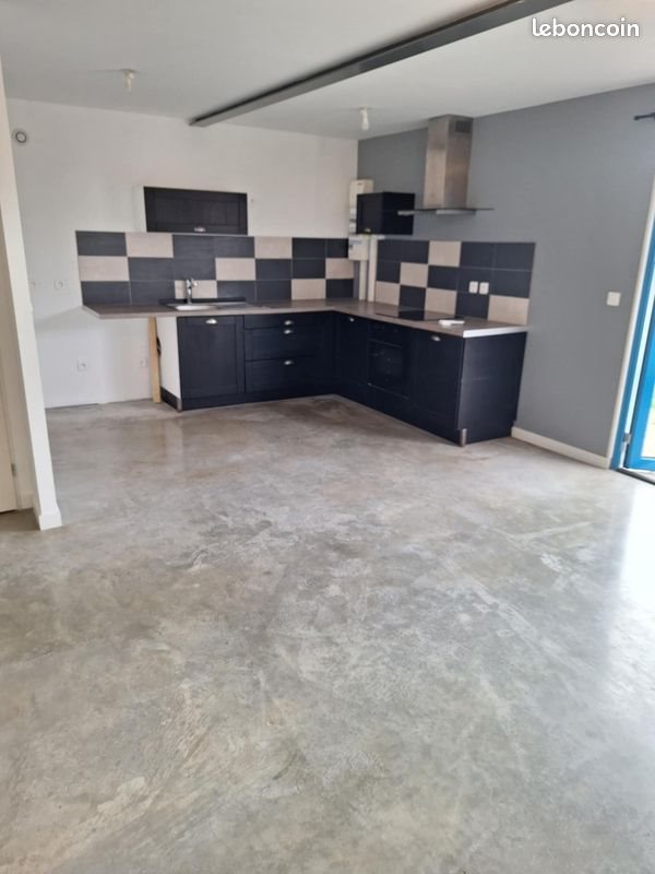 Appartement à louer, 77m², Sainte-Tulle