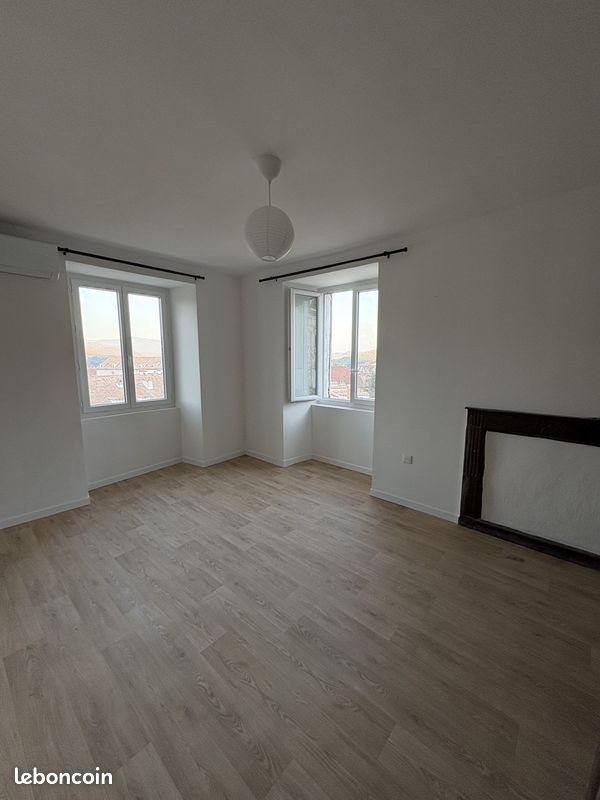 Appartement à louer, 55m², Corte