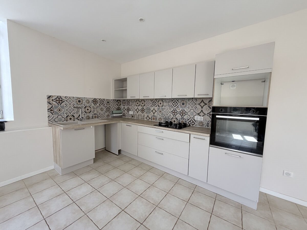 Maison à louer, 88m², Preignac