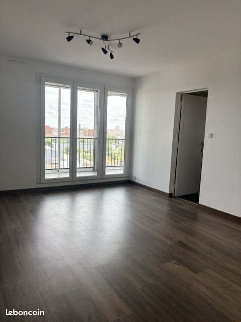 Appartement à louer, 46m², Saint-Julien-les-Villas