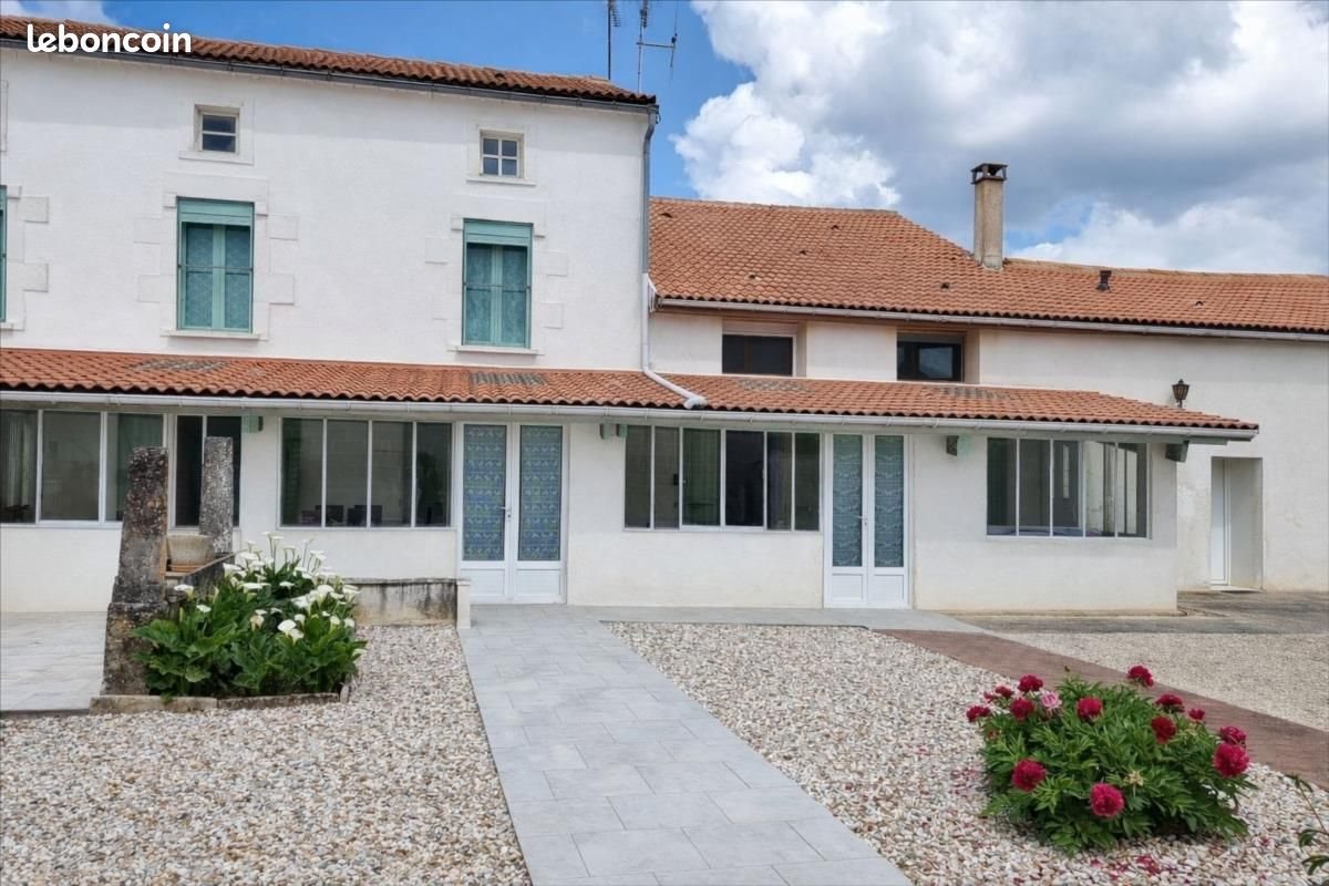 Maison à vendre, 296m², Saint-Genis-de-Saintonge