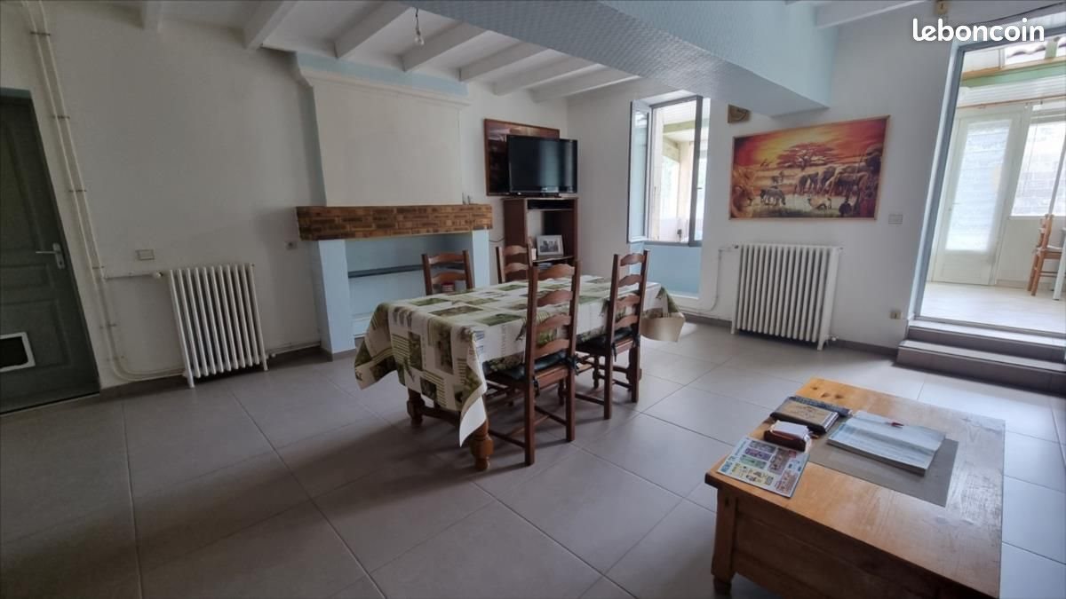 Maison à vendre, 296m², Saint-Genis-de-Saintonge