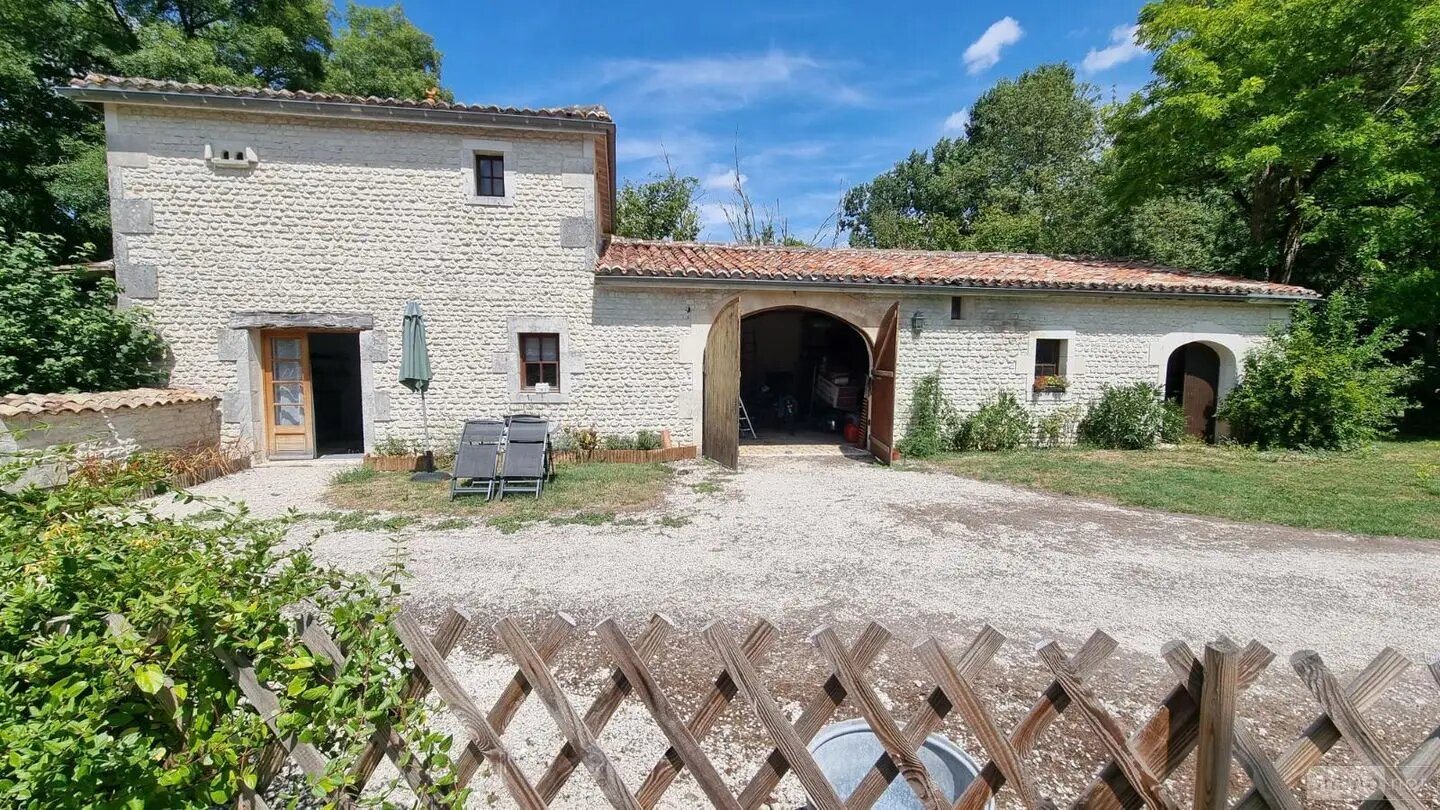 Maison à vendre, 328m², Barbezieux-Saint-Hilaire