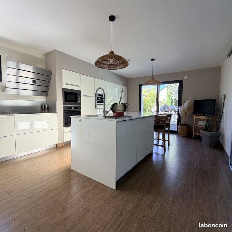 Maison à vendre, 255m², Saint-Julien-les-Villas