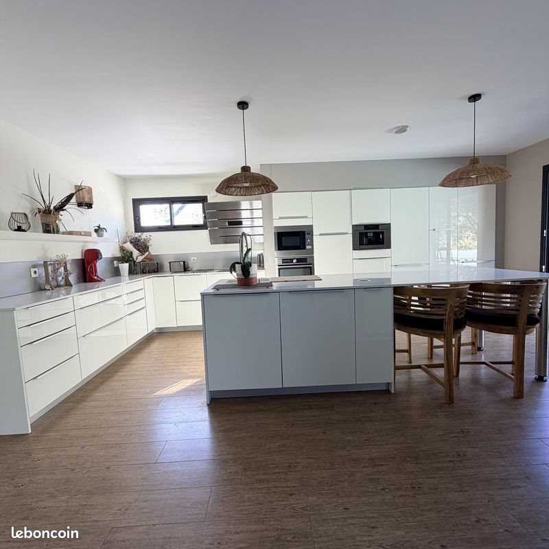 Maison à vendre, 255m², Saint-Julien-les-Villas