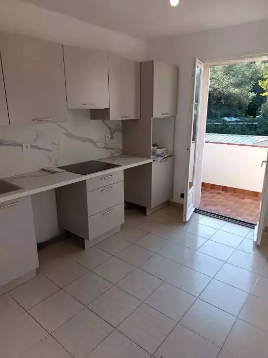 Appartement à louer, 72m², Antibes